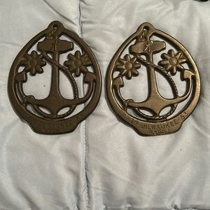 Lot of 2 lightweight black trivets